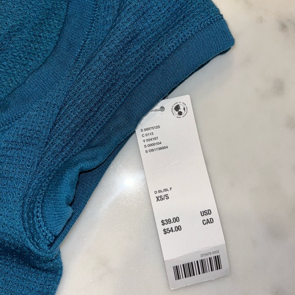 Urban outfitters tops that are super flattering! - Picture 6 of 7